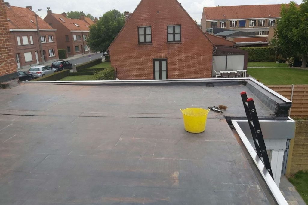 Aanleg EPDM plat dak in Kortrijk featured image